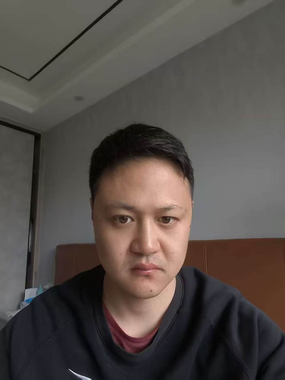 用户提供的原始自拍